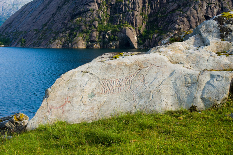 Rock carvings at Vingen on the shore below Hornelen