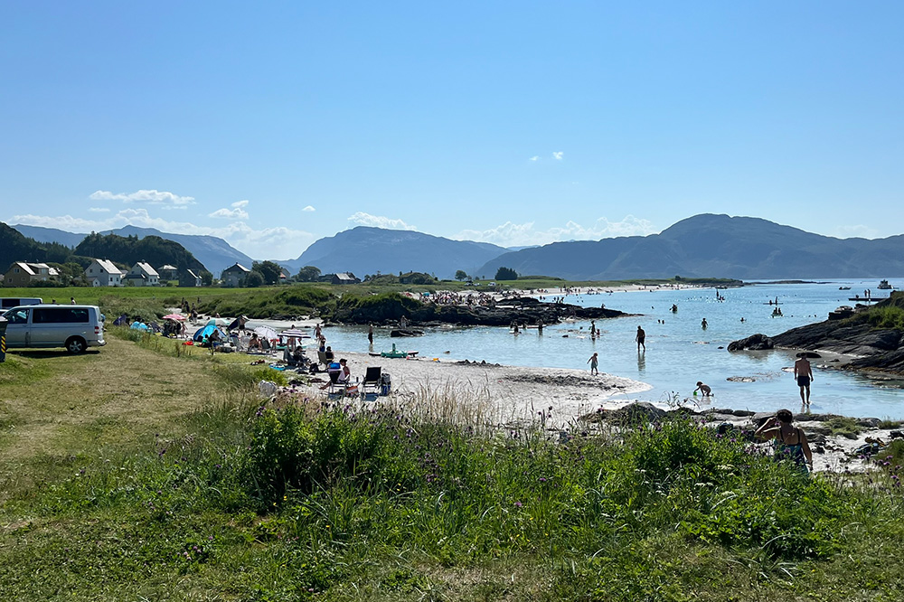 Bremangerbygda on Bremangerlandet, near Grotle