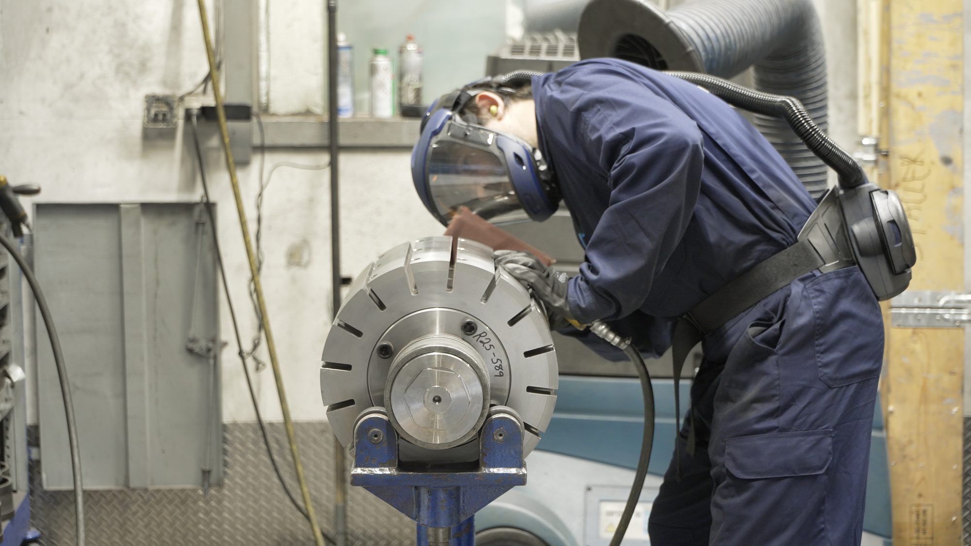Surface finishing of a rotor component