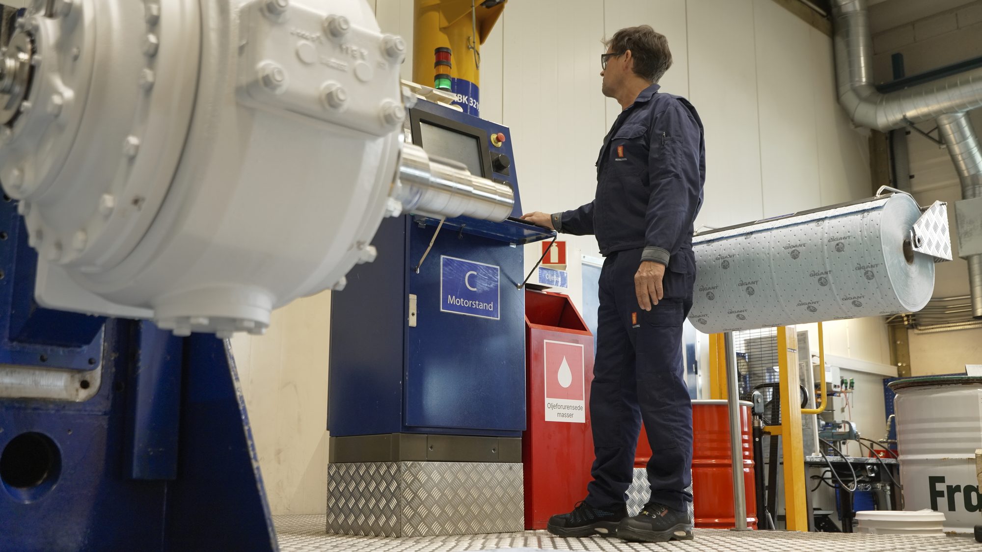 A hydraulic motor in the test stand