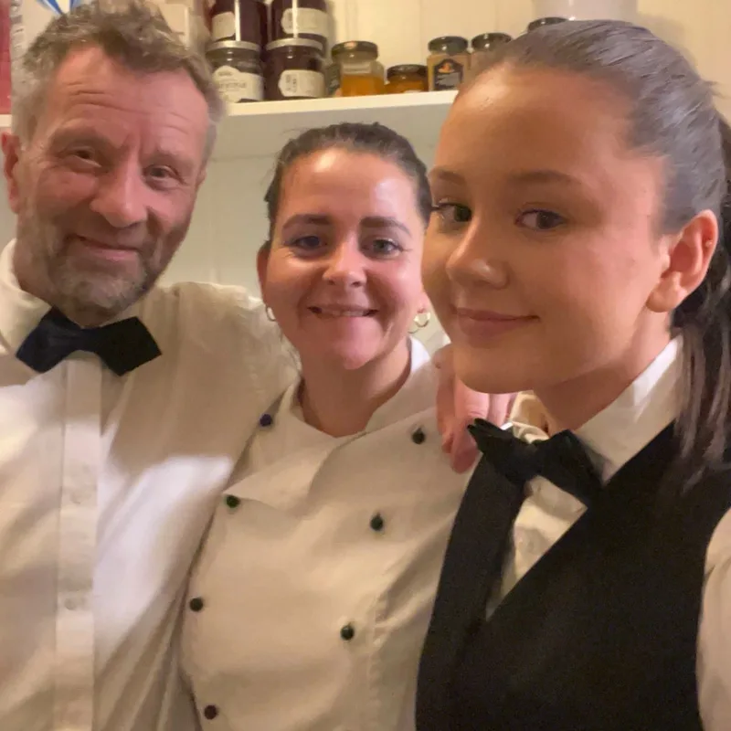Rune Løyning with Anette and Josefine, the family team behind Oldemors Hus