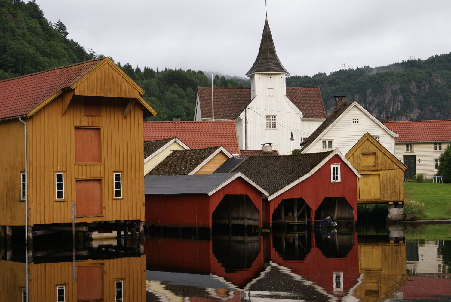 Feda village boathouses along the Fedaelva river