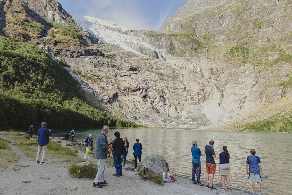 Village life in Fjærland