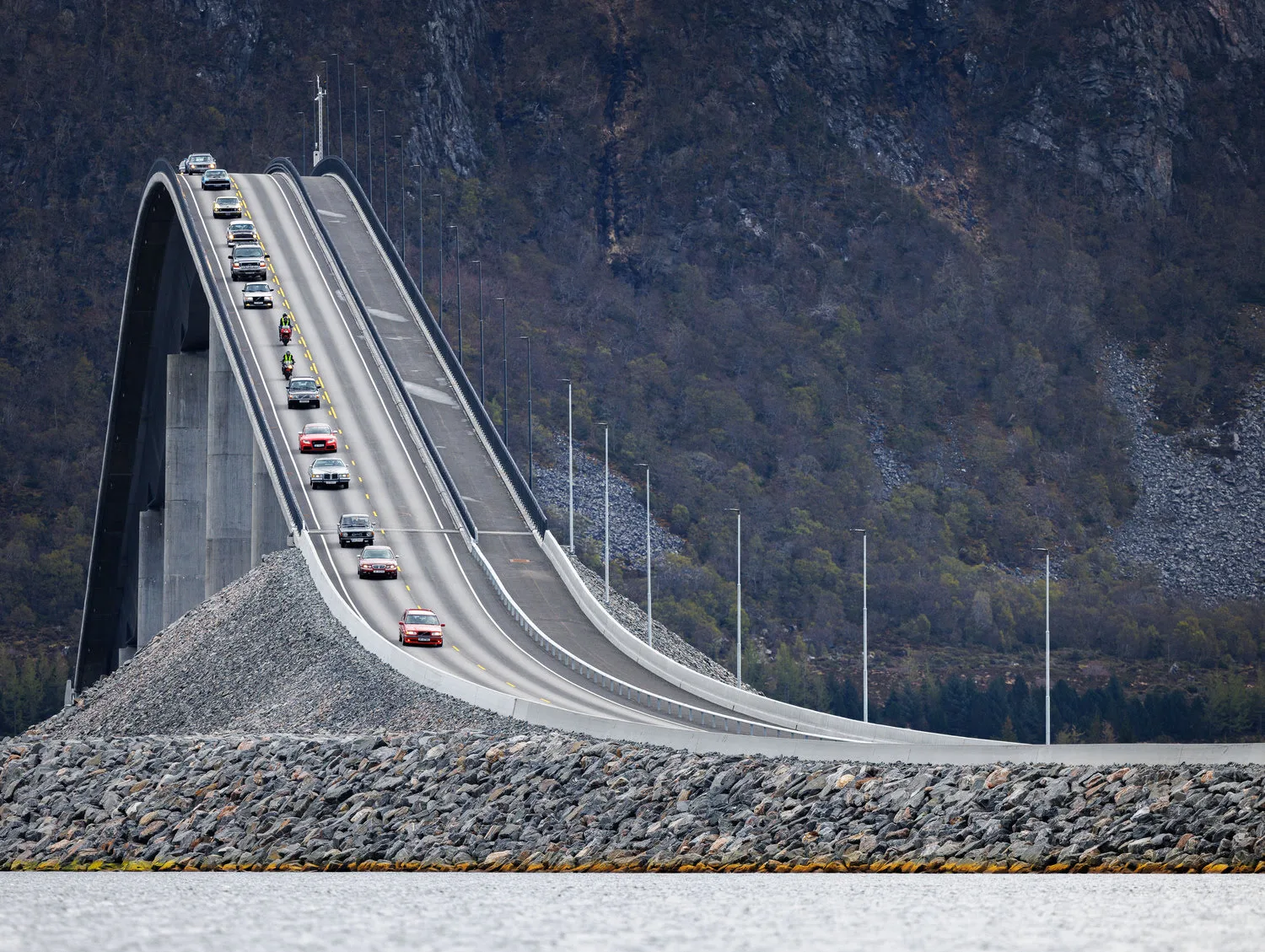 Steep bridge descent on Nordøyane
