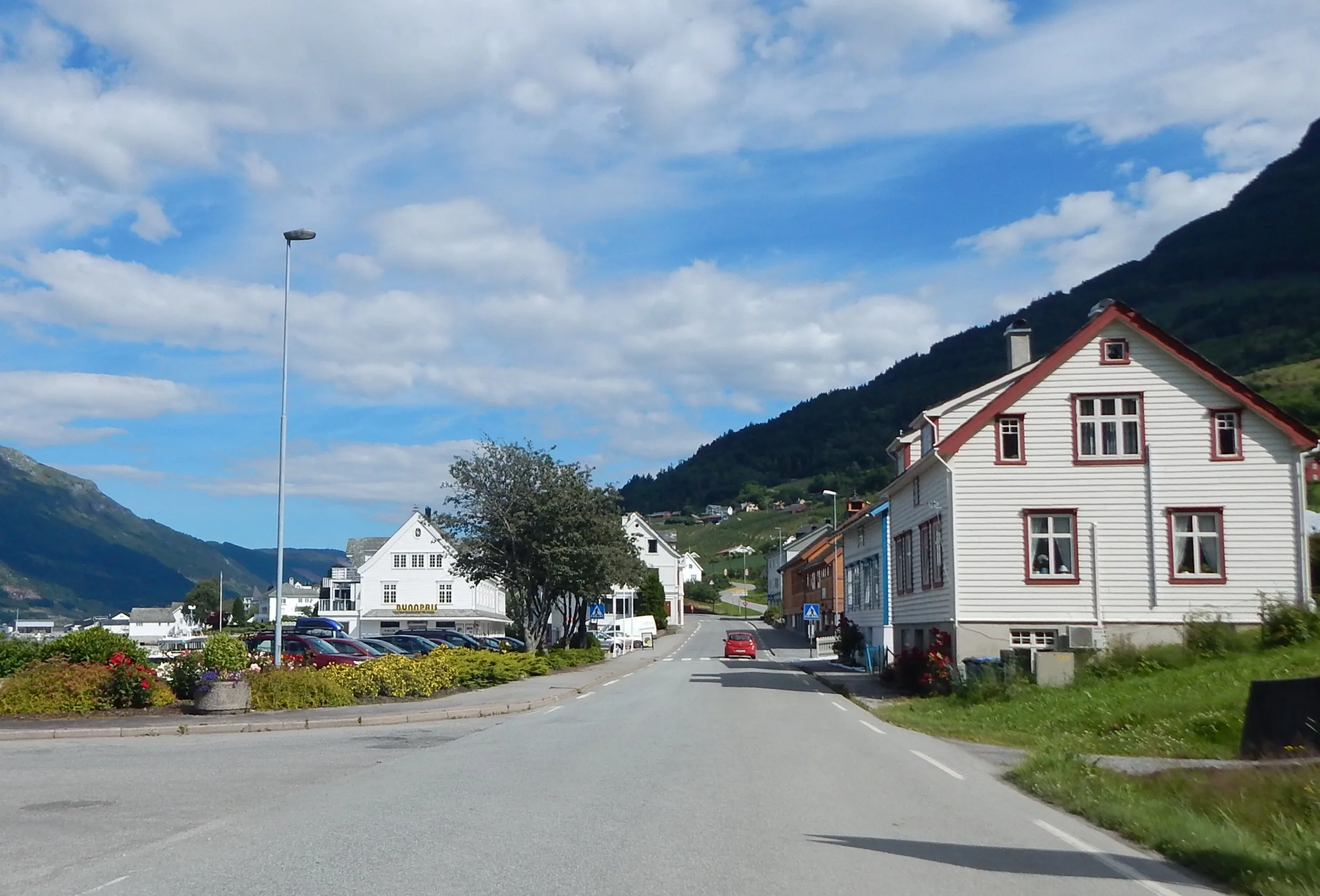 Mountain trail view near Lofthus in Hardanger